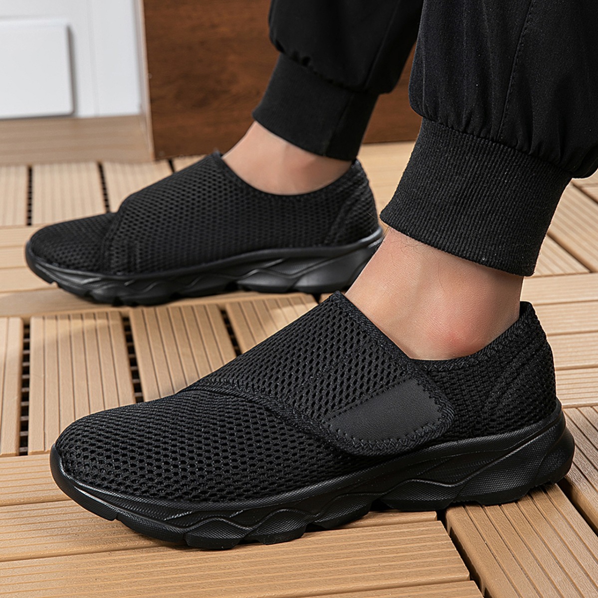 أحذية رجالية جديدة للمشي مصنوع - مراجعة Sneaker Box وسعره