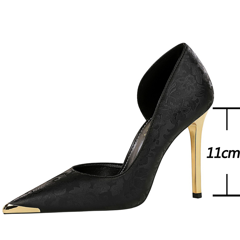 مضخات الساتان الفضي بيغ تري مع - مراجعة Shoe Tree وسعره