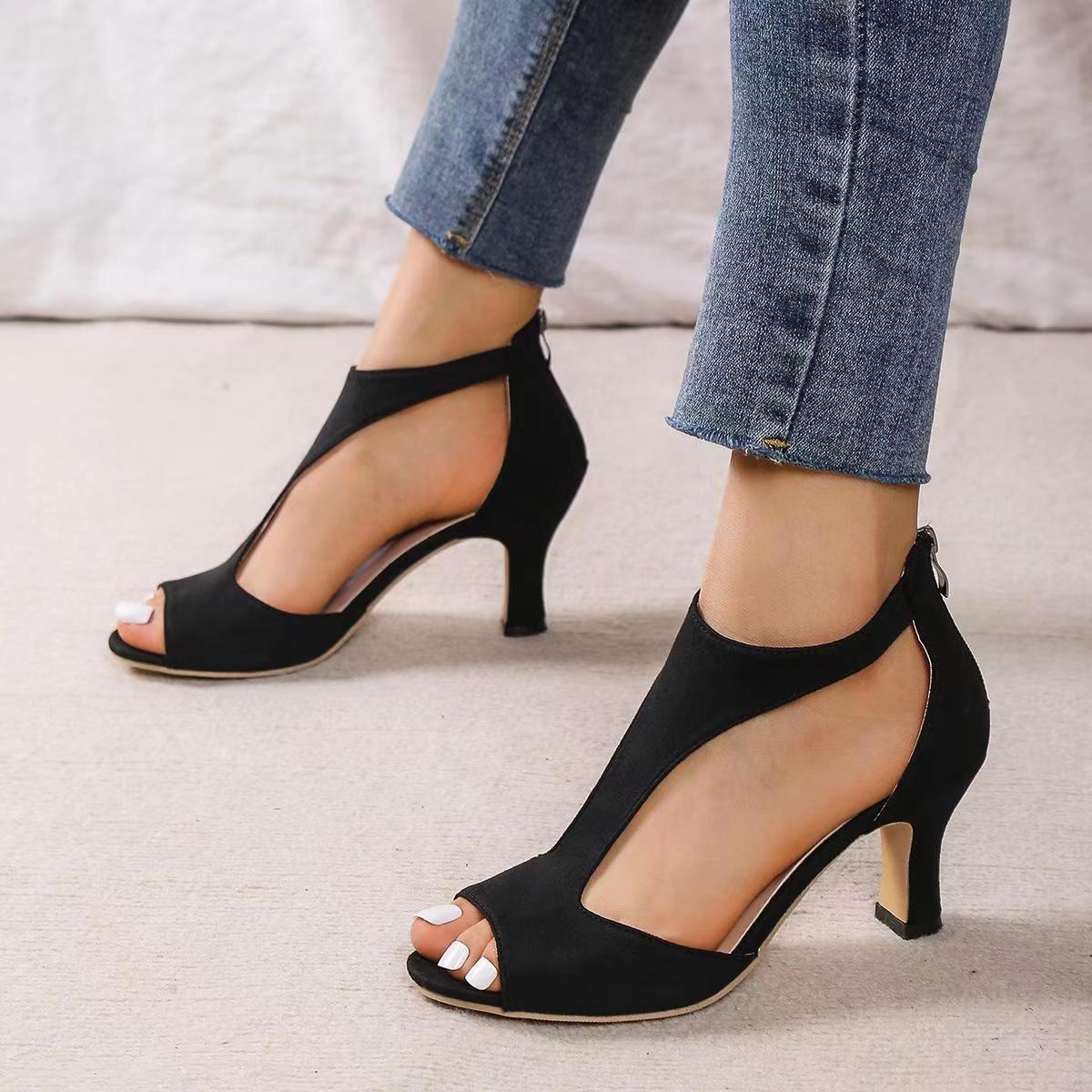صنادل نسائية جديدة صيف 2026 من - مراجعة Shoe Brush وسعره