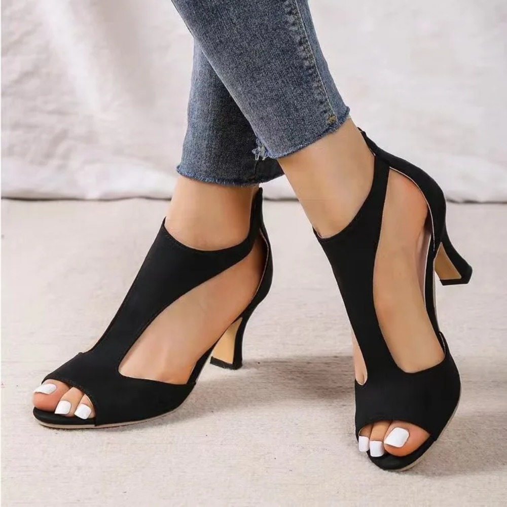 صنادل نسائية جديدة صيف 2026 من - مراجعة Shoe Brush وسعره